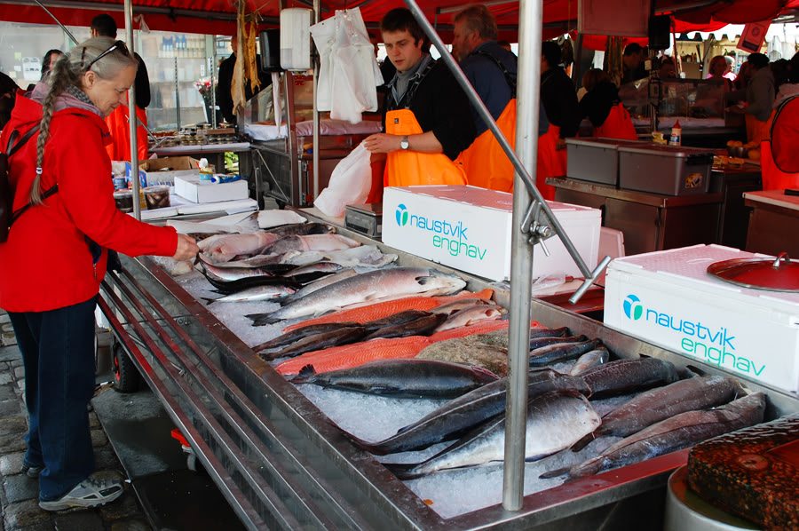bergen-fisketorvet-torget-fisk-frisk-fiskemarked-norge-norway-udendrs