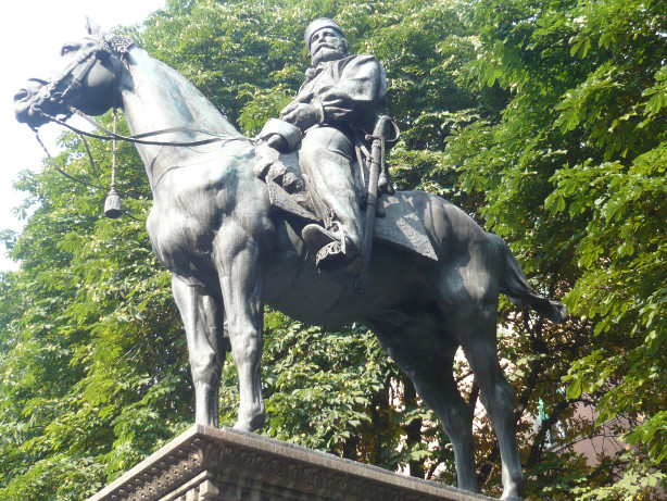 Bologna-Garibaldi-Statue-2