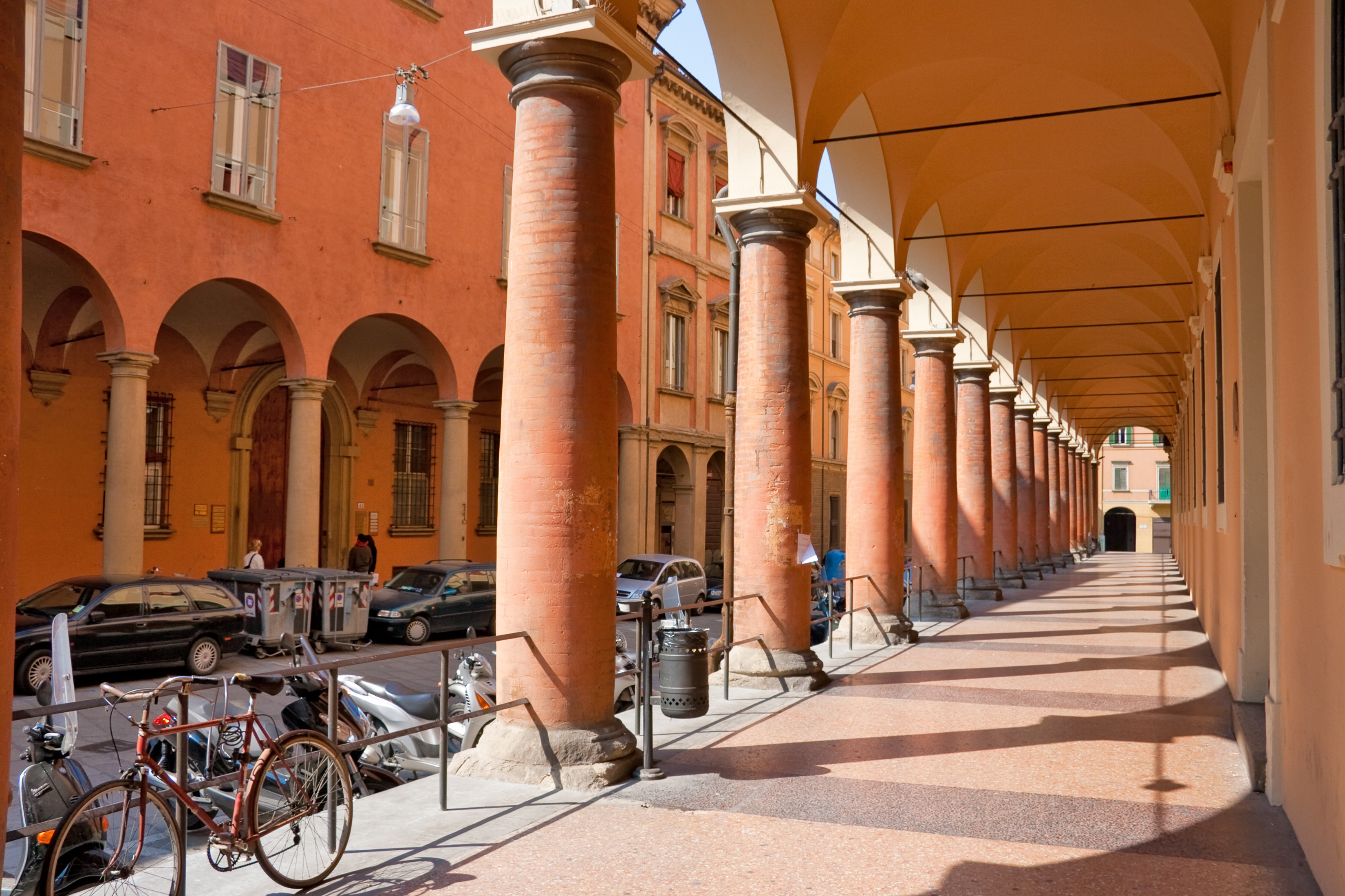 Bologna-Typical-street