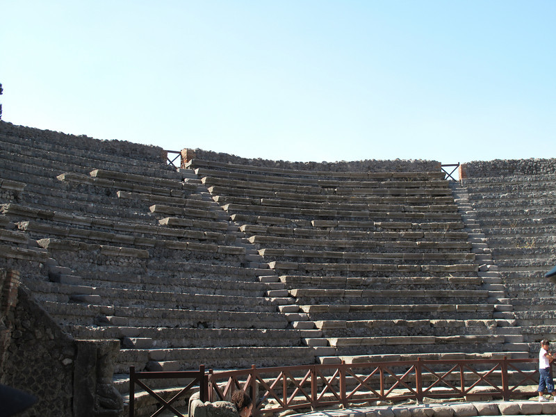pompeii-amphitheatre
