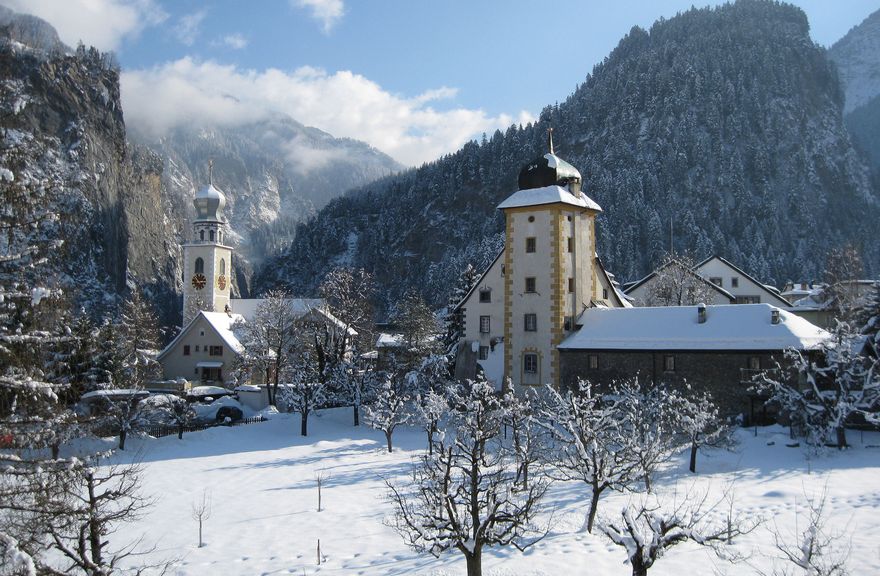Schweiz,-winter-kirche_daea5f6a7c